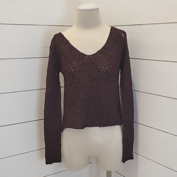 AMERICAN EAGLE OUTFITTERS xs v neck/back high low lengths burgundy sweater - Picture 1 of 4